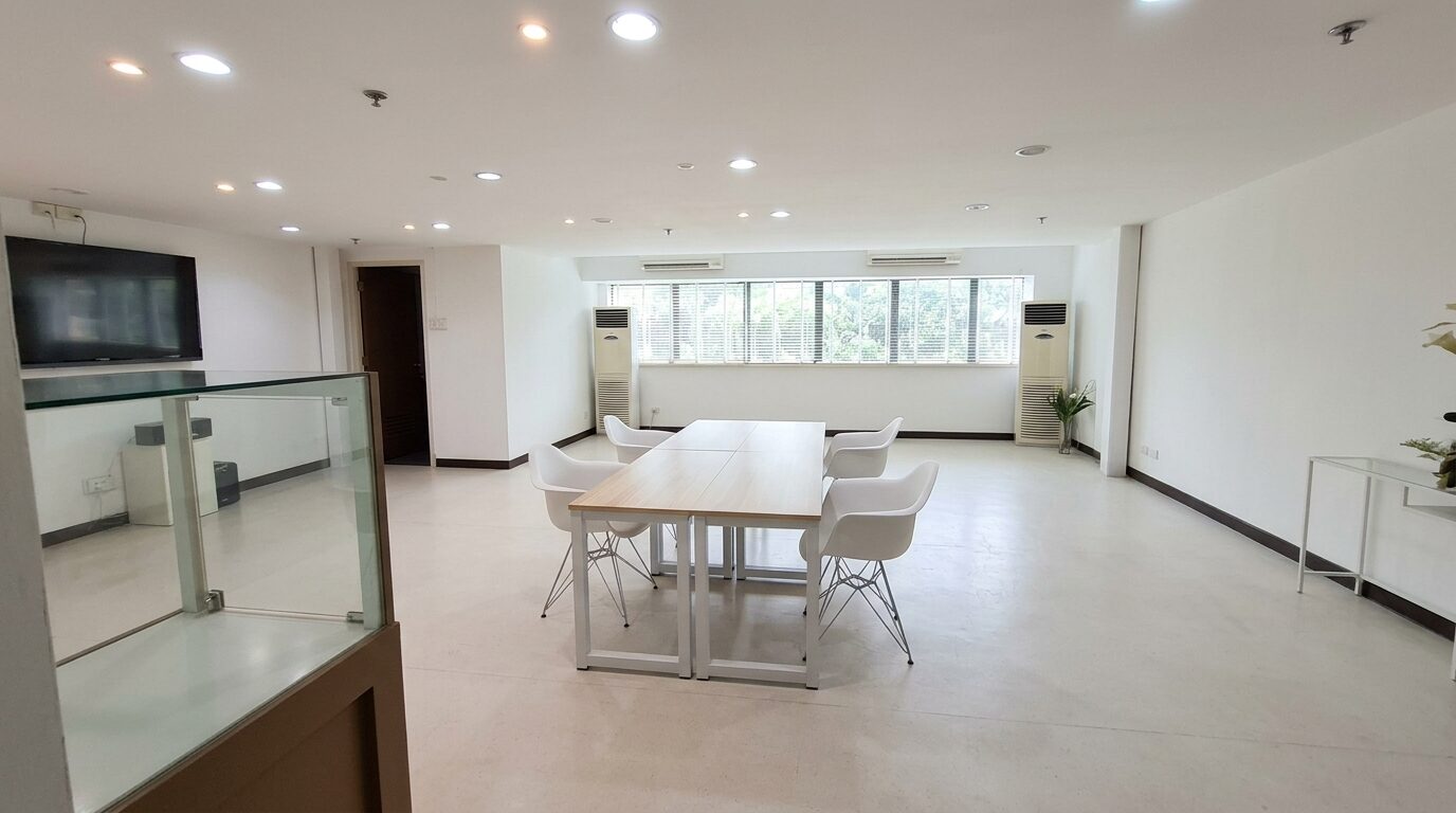 Showroom wide view