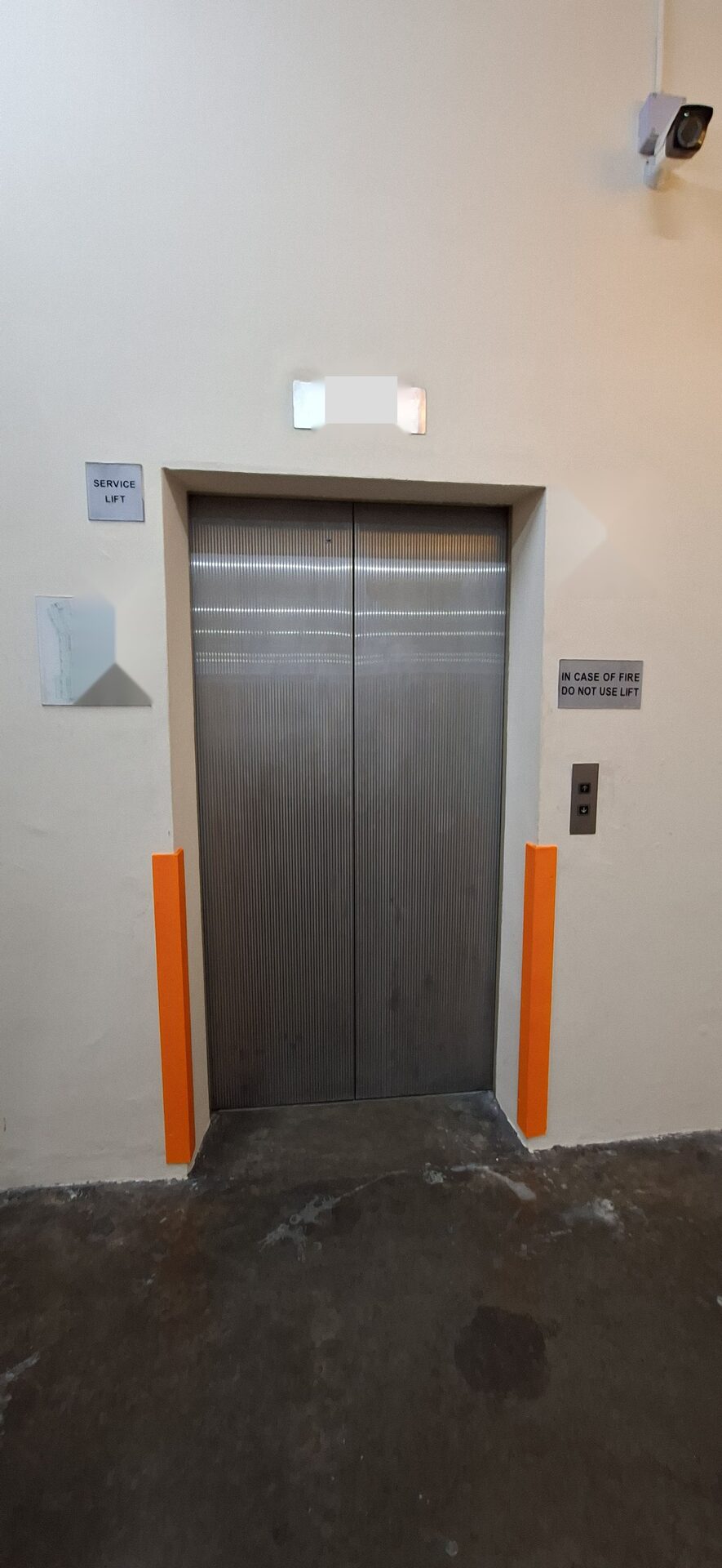 Service lift